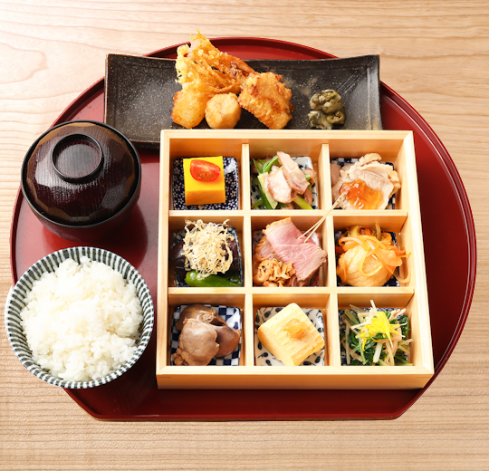 秋の彩り豆皿御膳